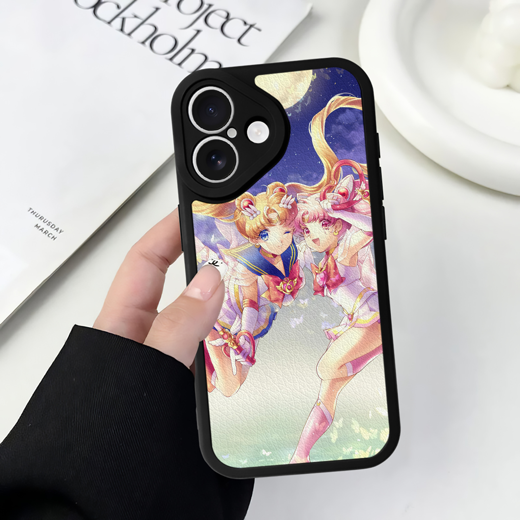 （画像用） 美少女戦士セーラームーン Sailor Moon 【iPhone 16シリーズ対応】シリコンスマホケース（レザー調） 材質：シリコン
